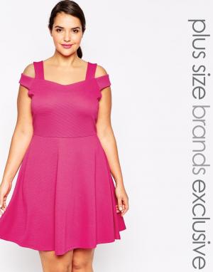 Короткое приталенное платье Pink Clove. Цвет: черный